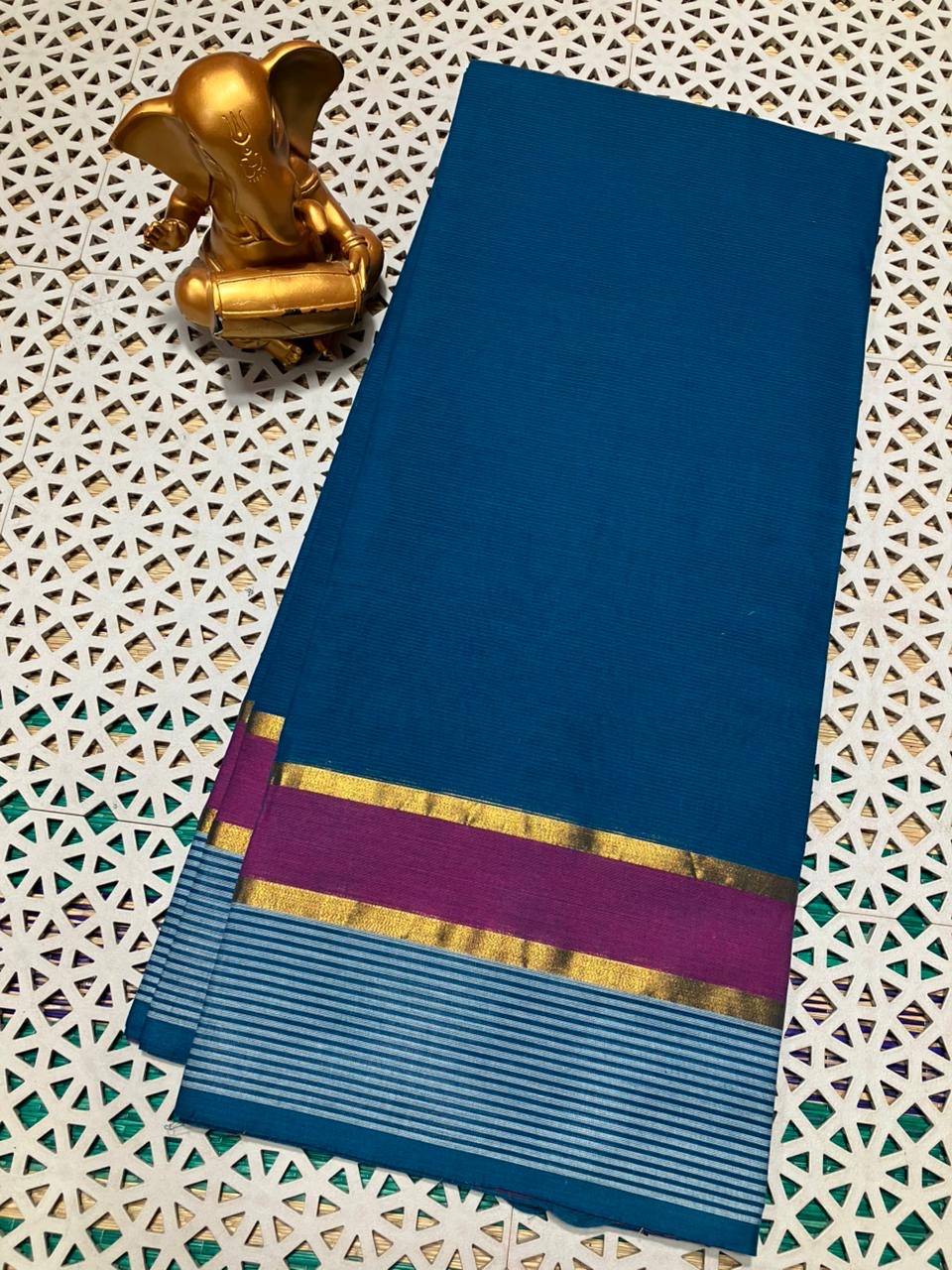 Mangalagiri Cotton Saree for Women with Contrast Pallu and Blouse – Plain Weave Lightweight Drape