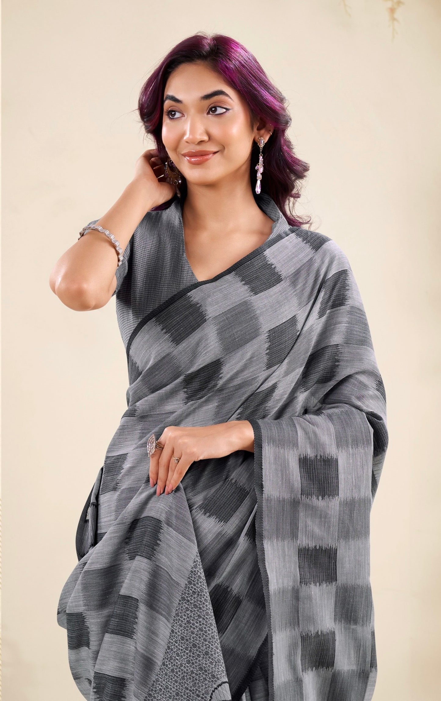 linen silk saree with checked pattern and floral border – lightweight ethnic wear for women