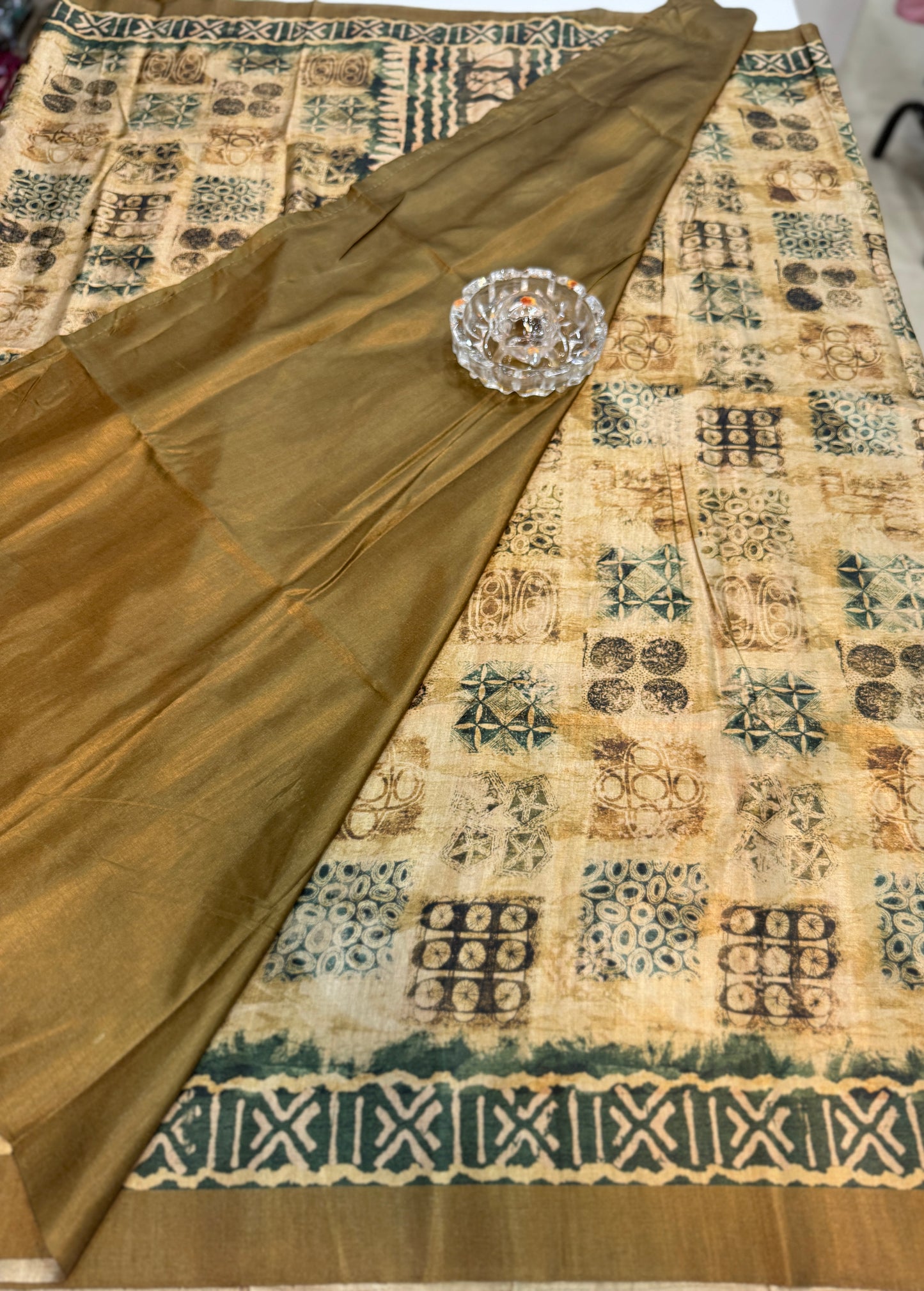 Semi Tussar Silk Saree with Ethnic Print Border and Tassel Pallu, Geometric Prints