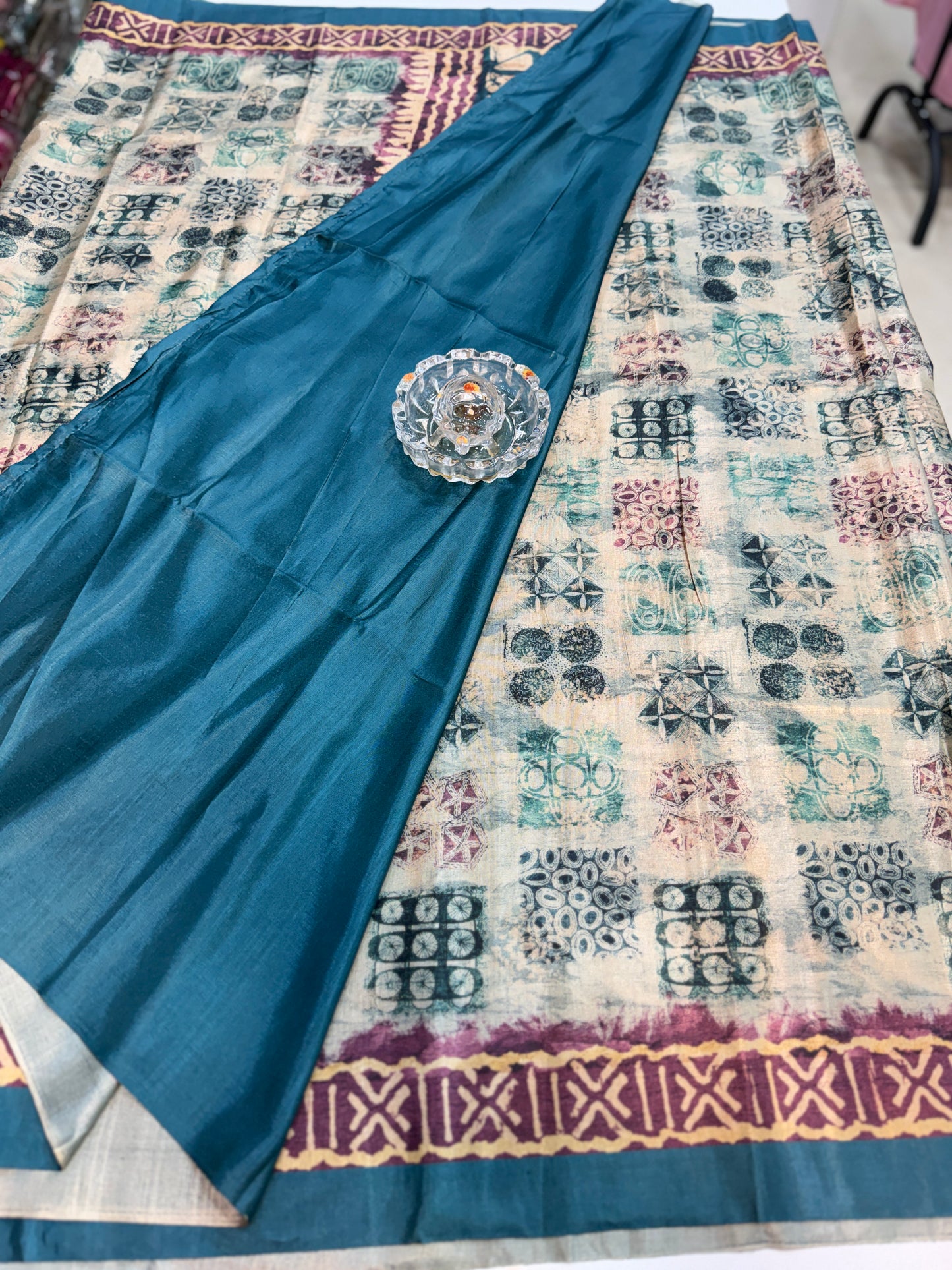 Semi Tussar Silk Saree with Ethnic Print Border and Tassel Pallu, Geometric Prints