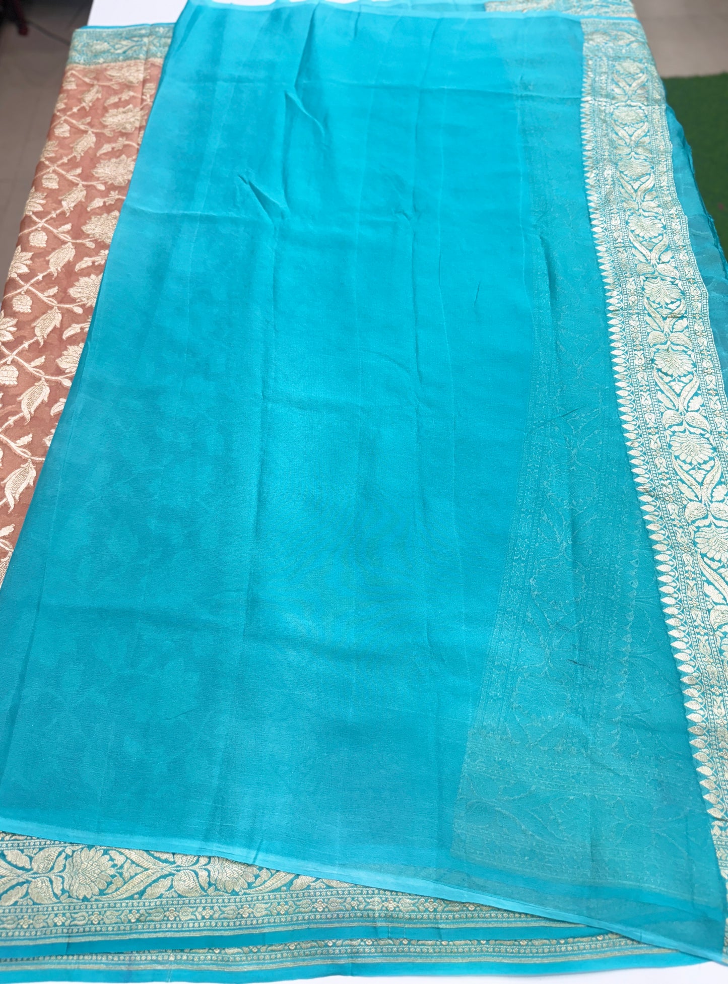 Pure Handwoven Kaddi Georgette Saree with Water Zari Jaal Weaving – Silk Mark Certified