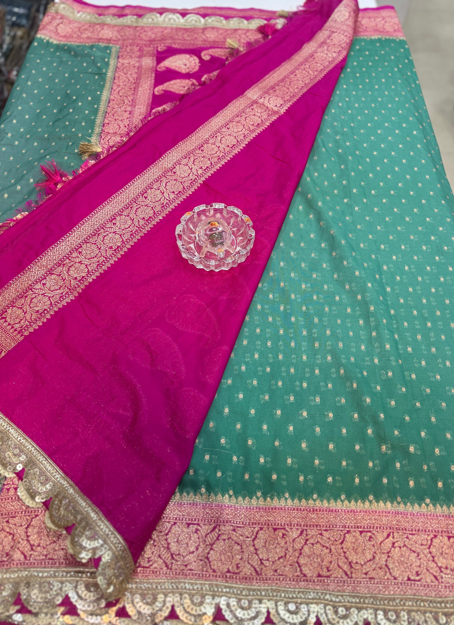 Women’s Banarasi semi-kaddi katan soft silk saree with zari booti weaving, lace border and rich pallu