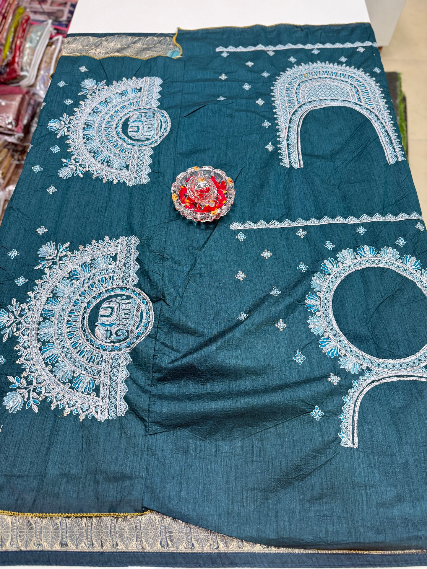 Pure Crepe Saree with Designer Contrast Blouse – Lightweight Festive Wear for Women