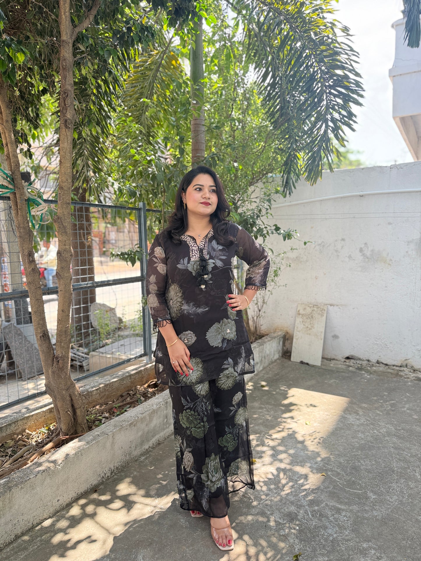 Organza Kurta Pant Dupatta Set with Detailing Work – Women’s Ethnic Wear (Sizes M–XXL)