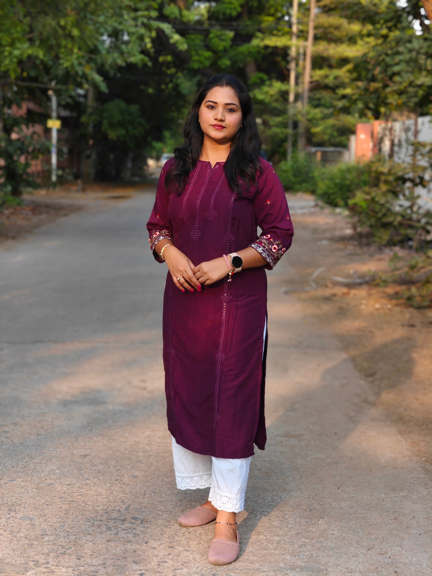 Women’s Cotton Kurti in Deep Maroon with Embroidered Sleeves – Straight Fit – Size 2XL