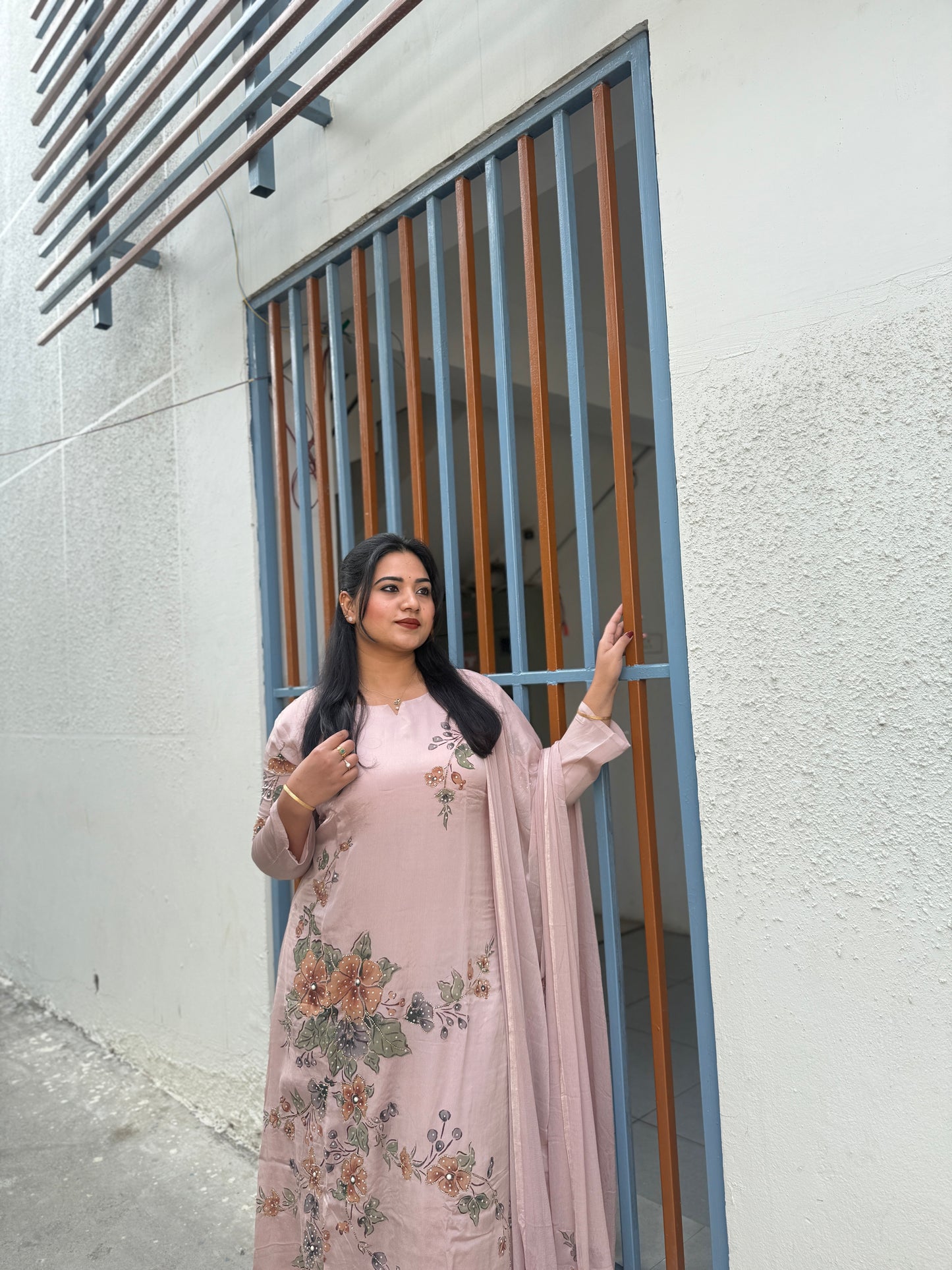 Women’s pure chinnon kurta set with lining, floral handwork detail, pant and dupatta, festive ethnic wear