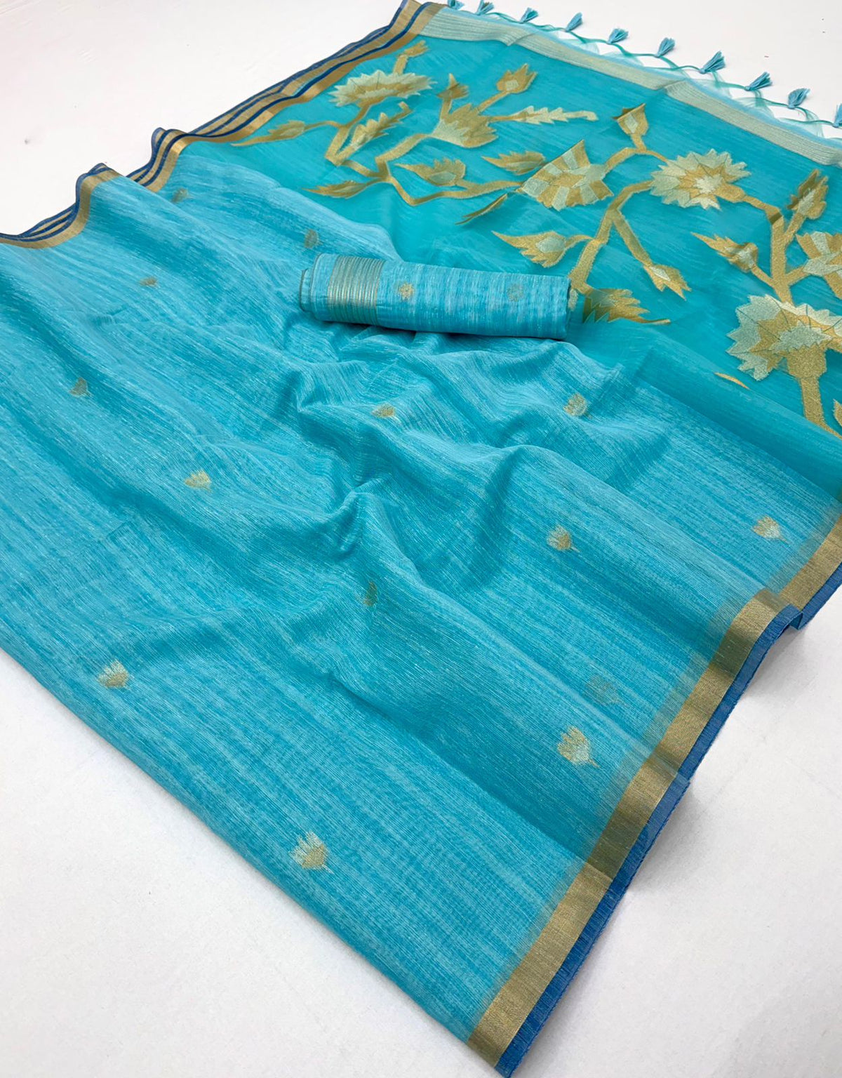 Munga Silk Handloom-Style Saree with Botanical Vine Weave