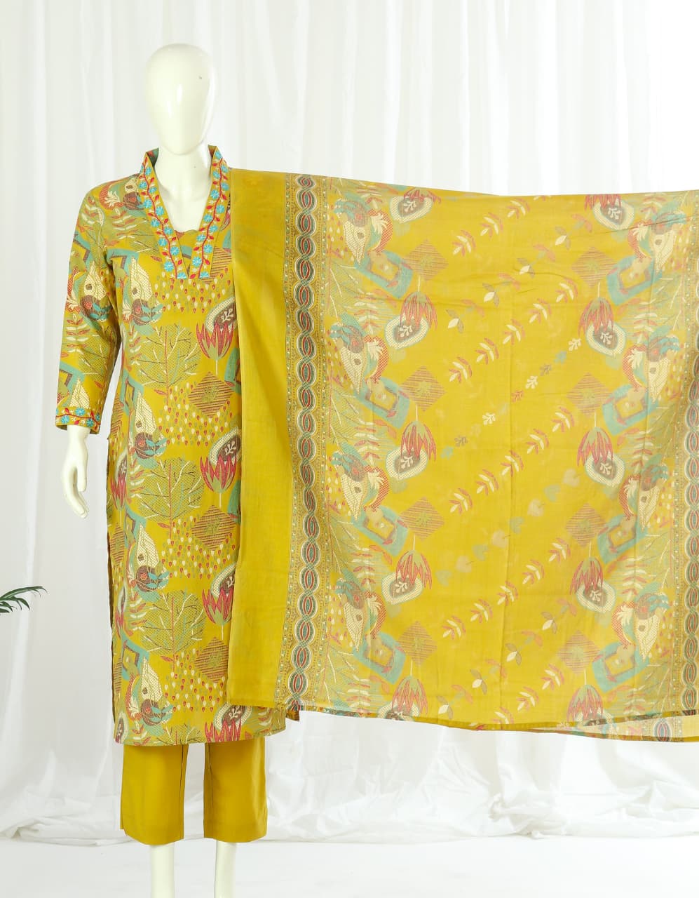 Cotton Kurti Pant Dupatta Set with Embroidered Neckline and Malmal Dupatta for Women