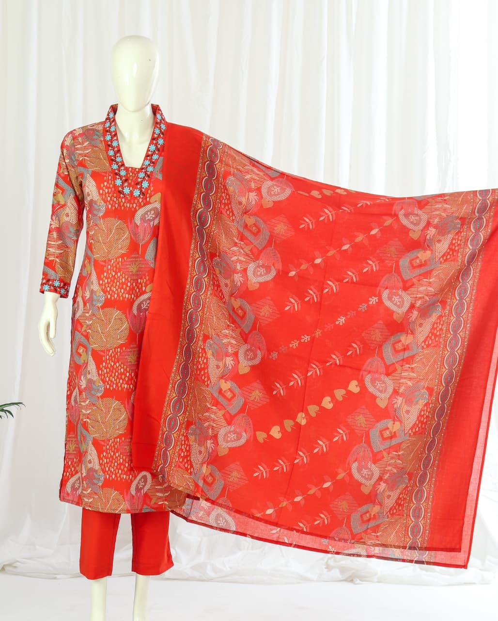 Cotton Kurti Pant Dupatta Set with Embroidered Neckline and Malmal Dupatta for Women