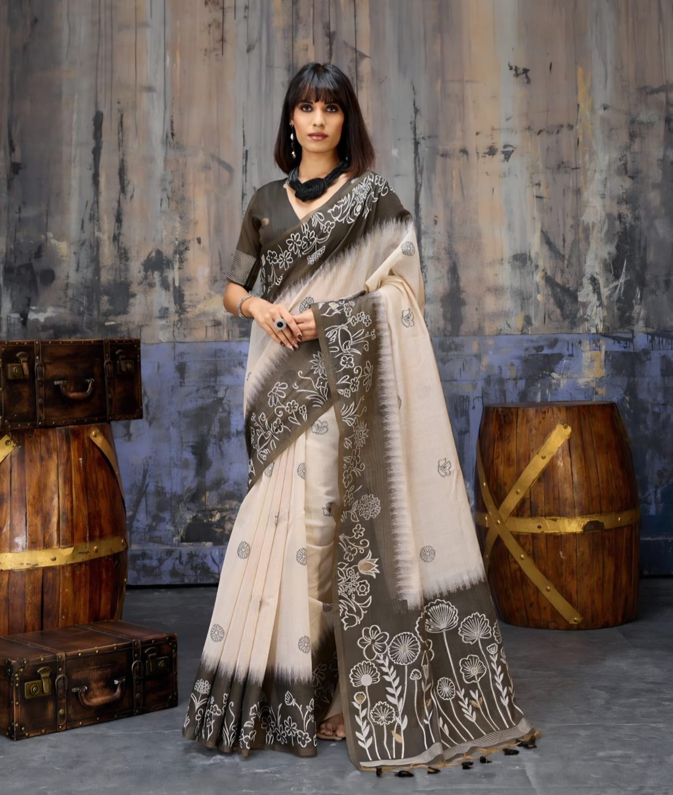 Munga cotton handloom weaving saree with woven floral border and tassel pallu for women