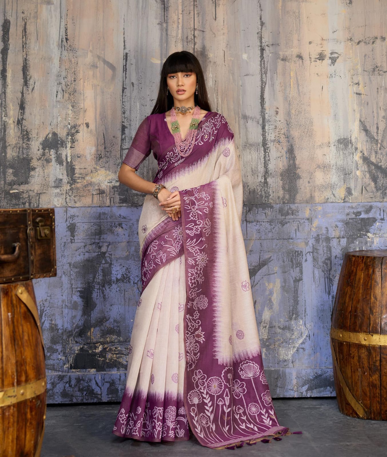 Munga cotton handloom weaving saree with woven floral border and tassel pallu for women
