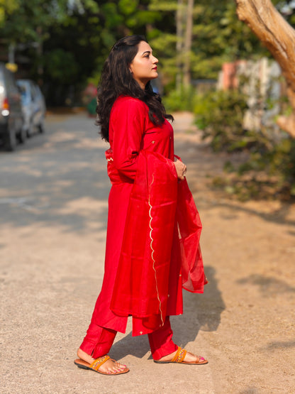 Red Chinnon Embellished Kurta with Pant and Dupatta – Premium 3-Piece Set (M–2XL)