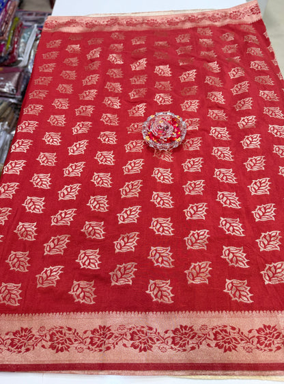 Pure Crepe Saree with Designer Contrast Blouse – Lightweight Festive Wear for Women