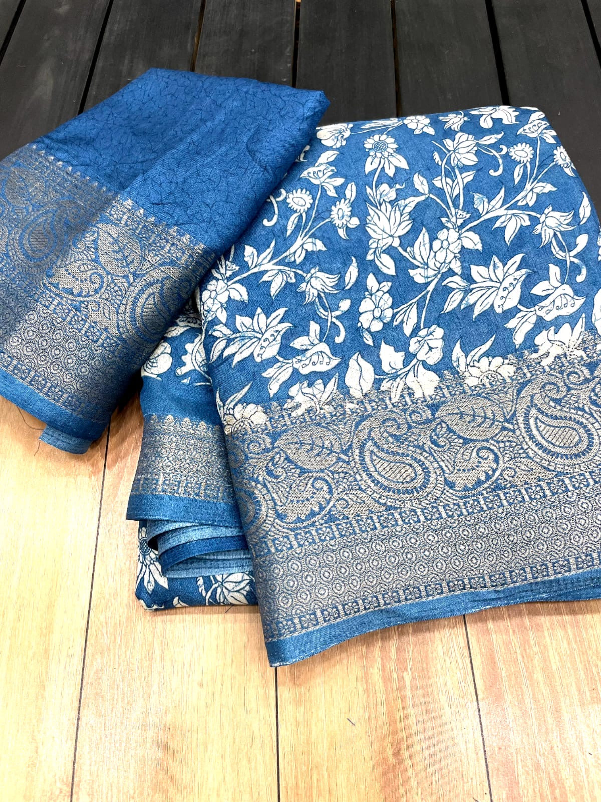 Women’s Printed Binni Crepe Silk Saree with Weaving Viscose Border and Matching Blouse