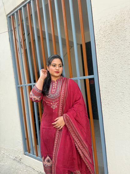 Pure silk suit set for women with cotton lining, embroidered kurta pant dupatta, festive stitched design