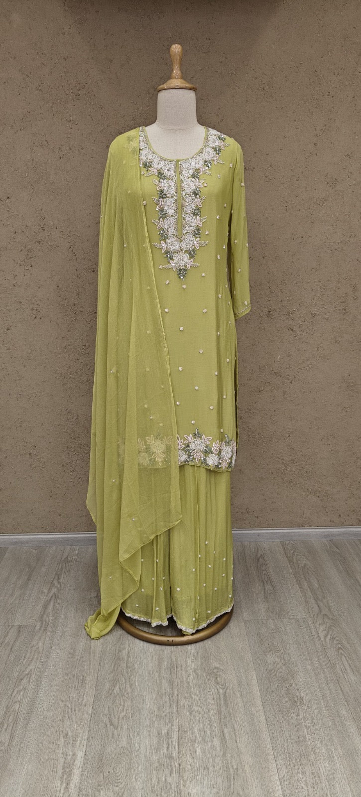 Women’s chinnon embroidered kurta set with lining, pant and dupatta, festive ethnic wear, size 38–44