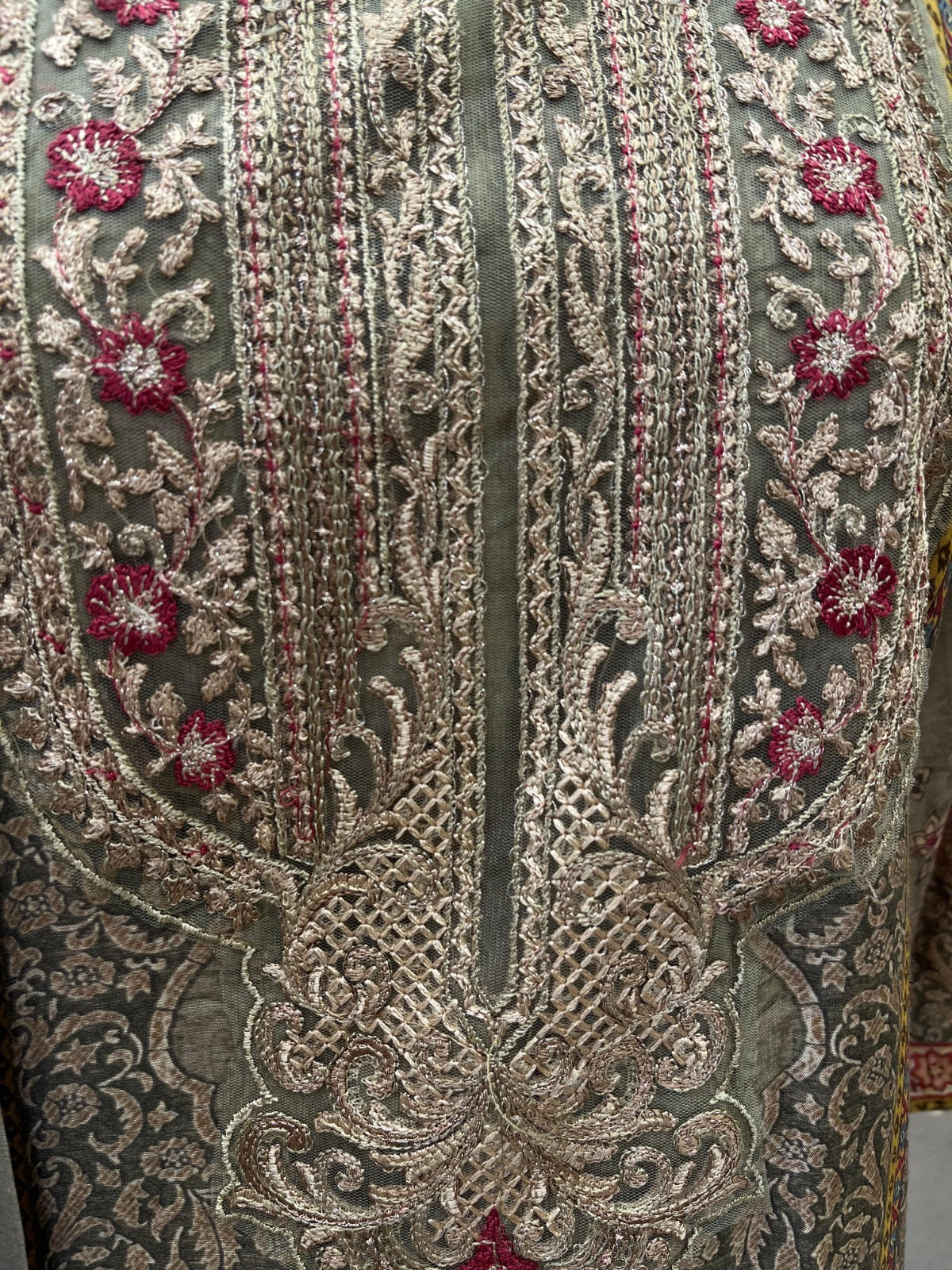 Premium Muslin Kurta Set with Embroidered Neckline and Printed Detailing – Elegant Ethnic Wear for Women