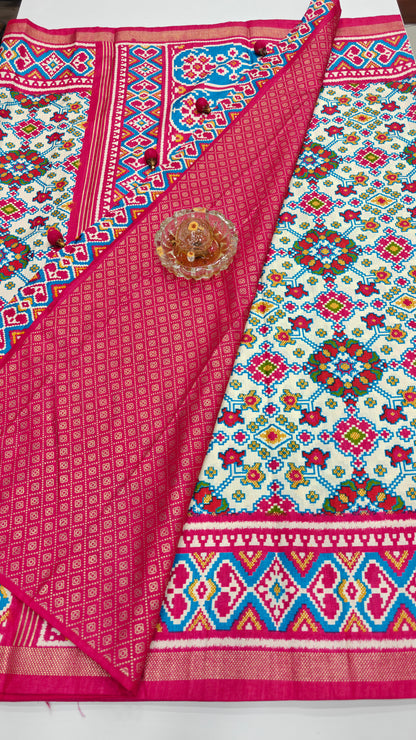 PS-B01 - Cream and rani pink floral Patola Sigma silk saree with belt - blouse piece
