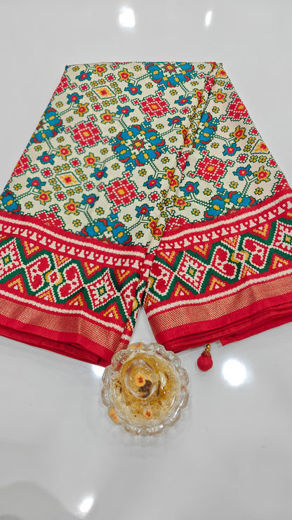 PS-B02 - Cream and red floral Patola Sigma silk saree with belt - folded base