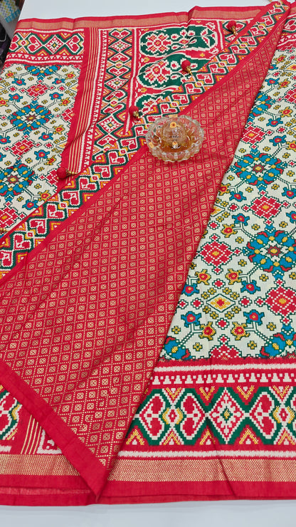 PS-B02 - Cream and red floral Patola Sigma silk saree with belt - blouse piece