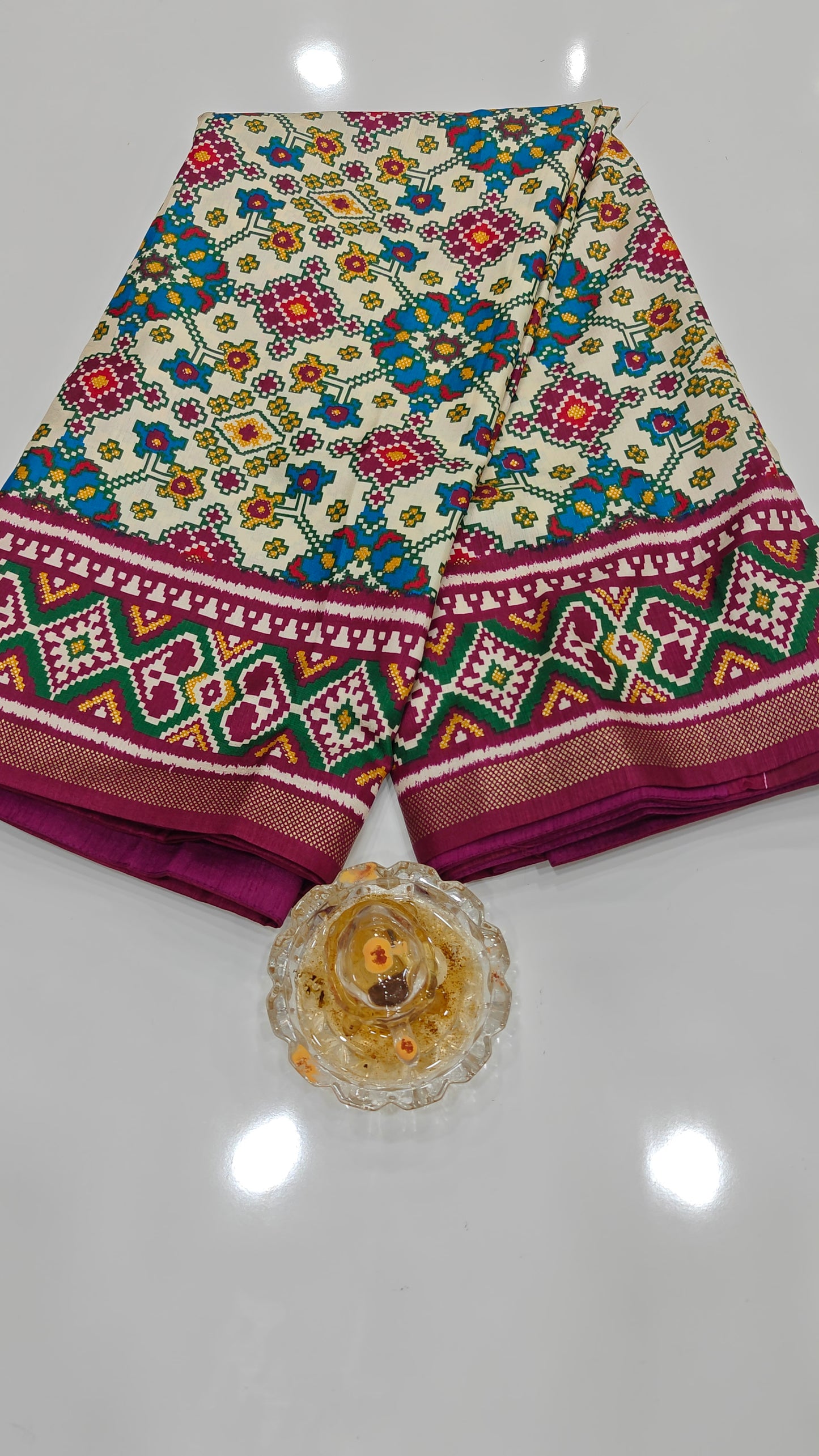 PS-B03 - Cream and wine purple floral Patola Sigma silk saree with belt - folded base