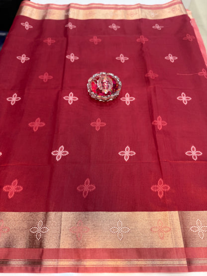 Woven Saree with Contrast Border and Tassel Pallu for Women