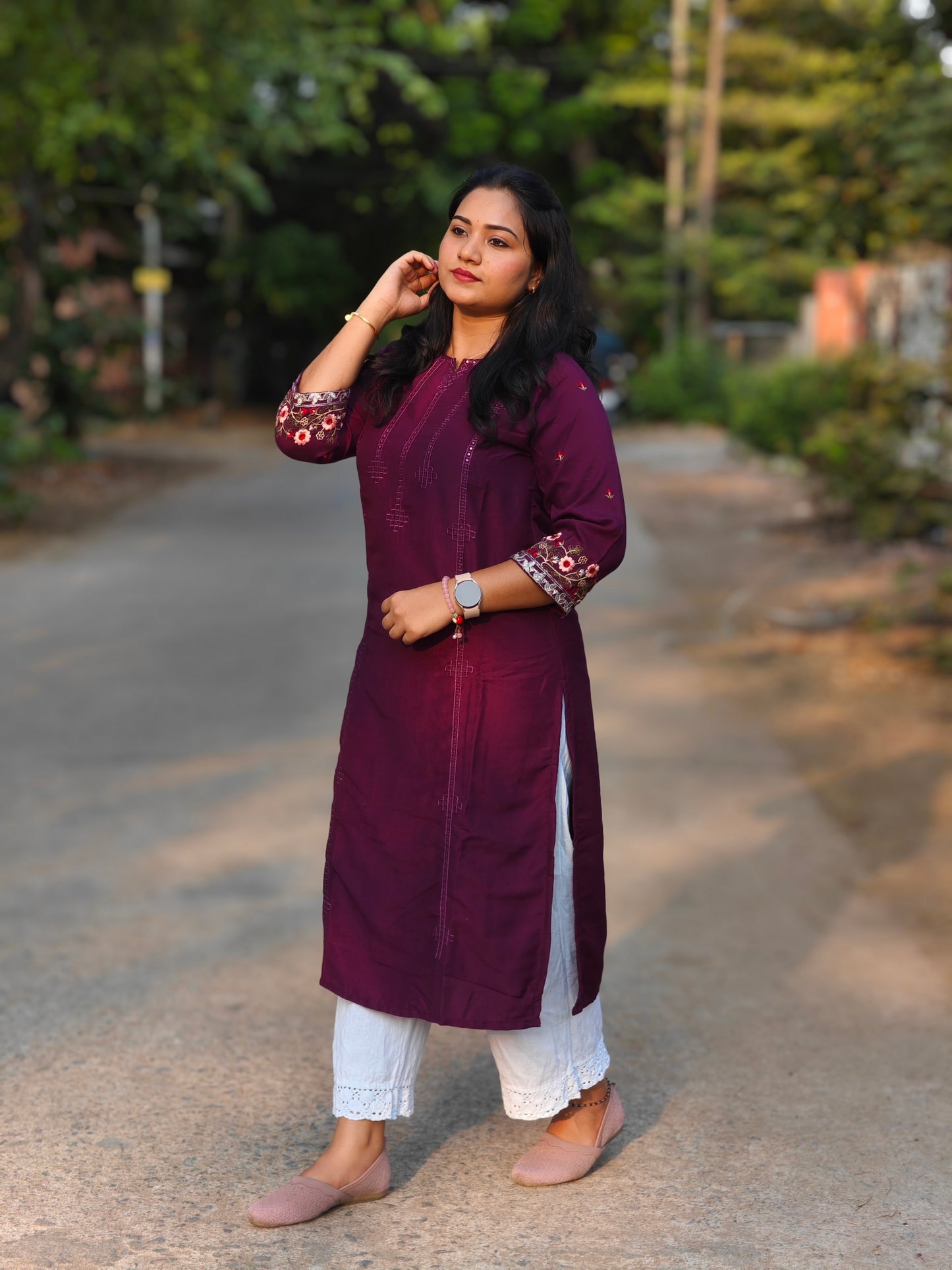 Women’s Cotton Kurti in Deep Maroon with Embroidered Sleeves – Straight Fit – Size 2XL
