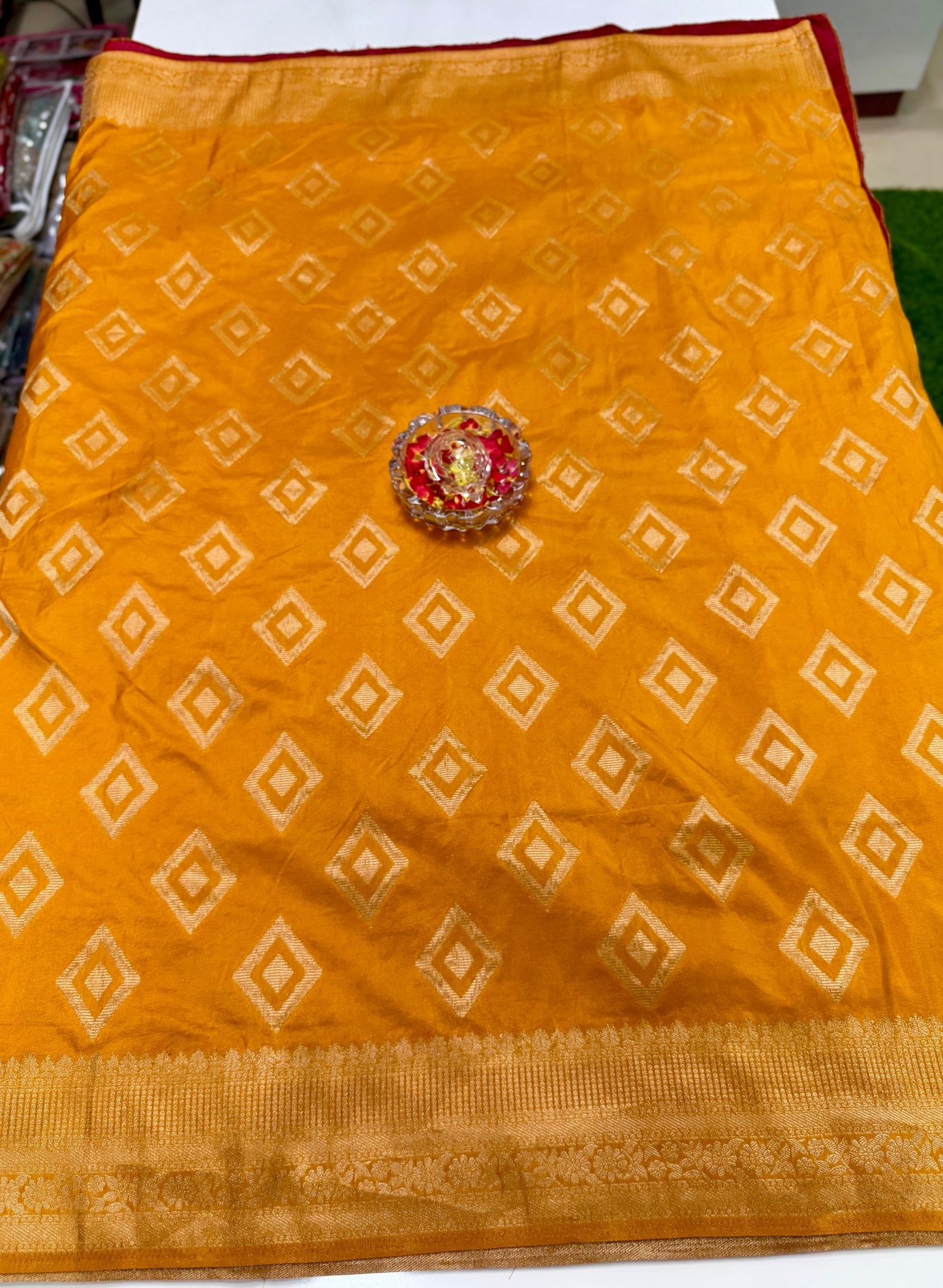 Pure Crepe Saree with Designer Contrast Blouse – Lightweight Festive Wear for Women