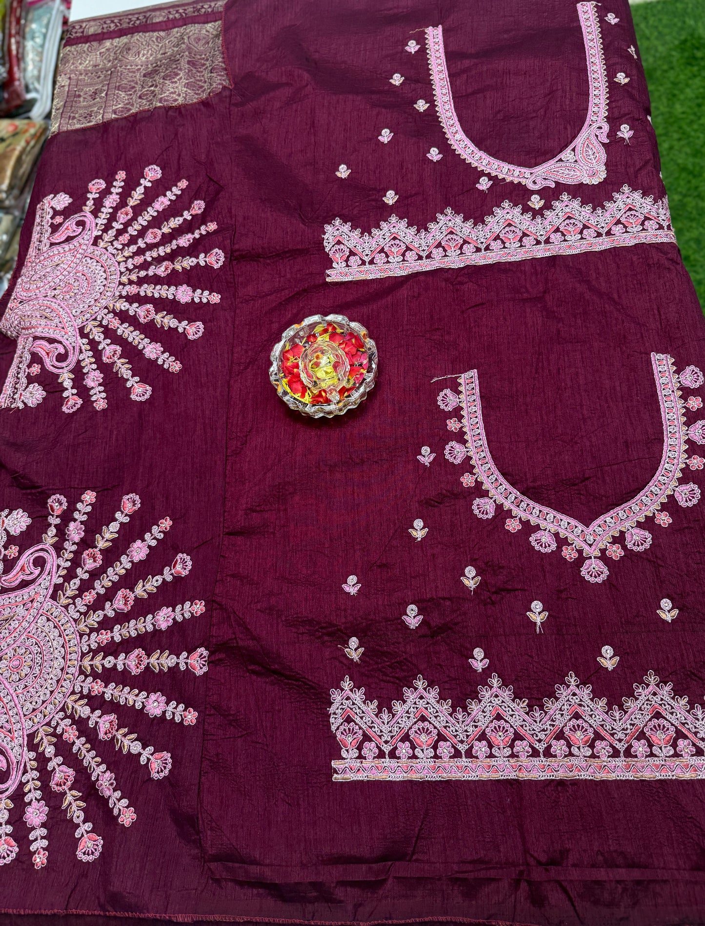 Pure Crepe Saree with Designer Contrast Blouse – Lightweight Festive Wear for Women