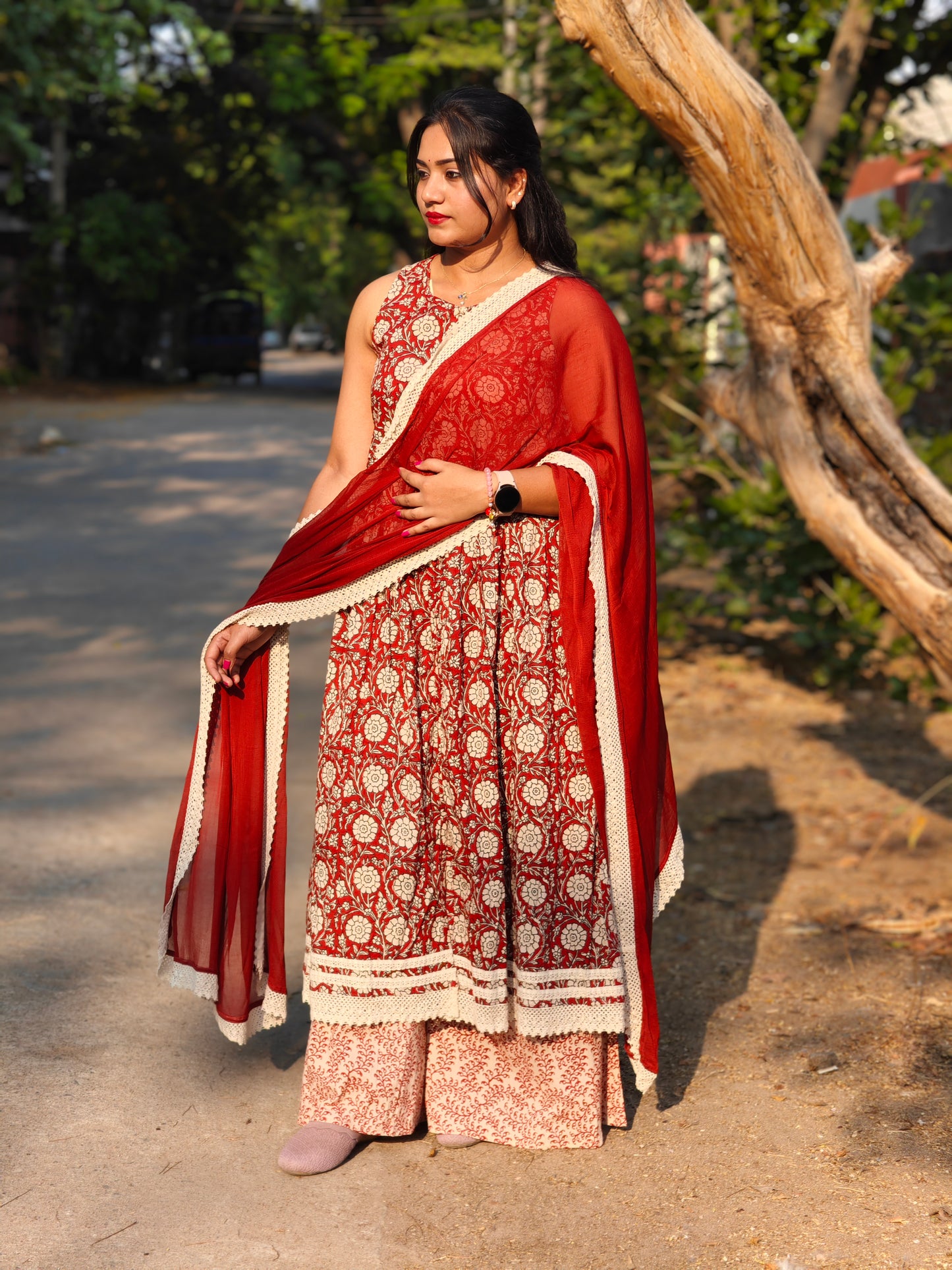 Women’s Cotton Floral Print Kurta with Palazzo & Dupatta – Sizes XL & 2XL