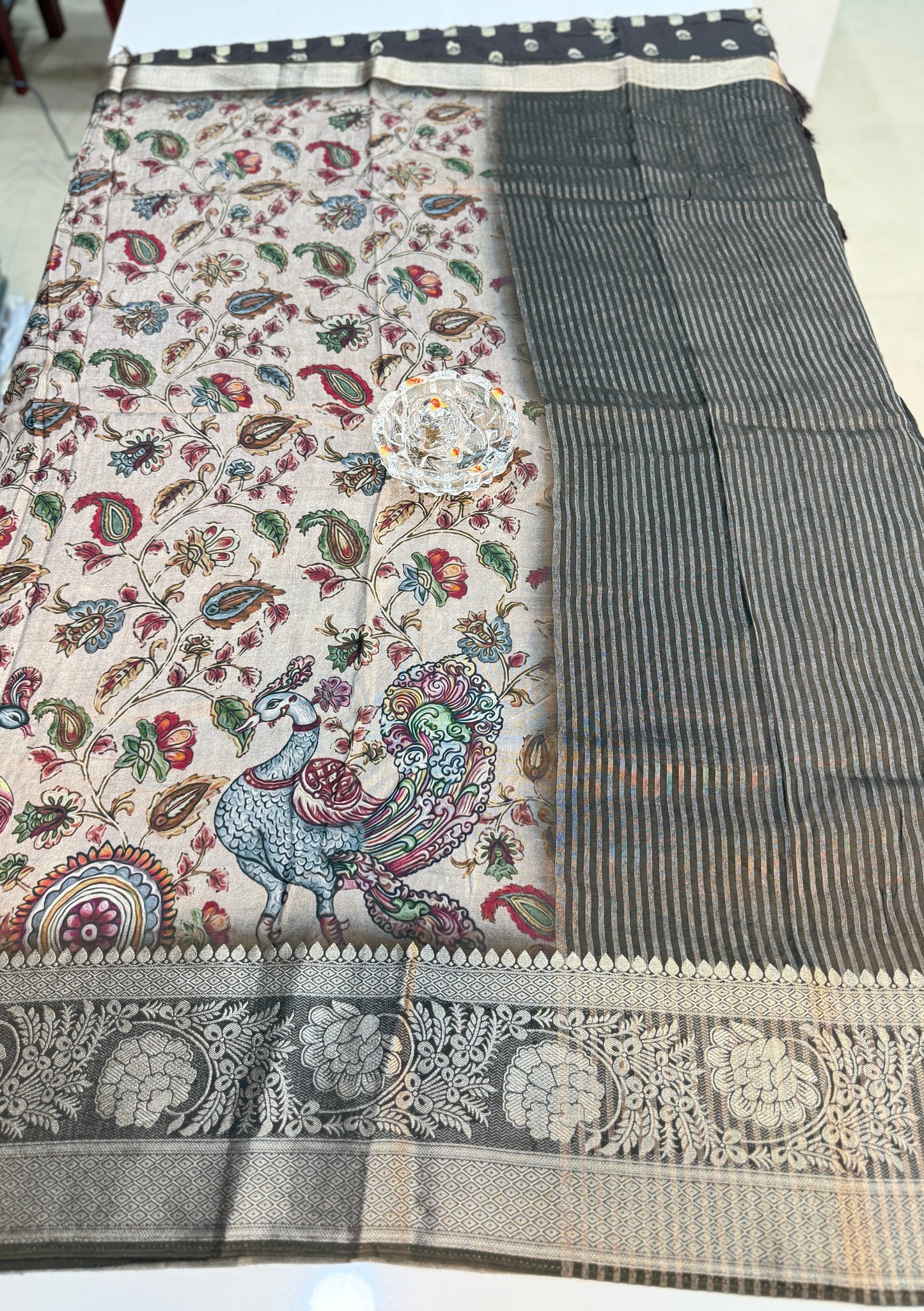 Russian Viscose Crepe Silk Chittpallu Saree with Heritage Print and Zari Border for Women