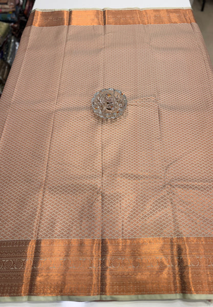 Soft Silk Saree with Samutrika Weaving and Contrast Zari Border for Women – Lightweight Festive Wear Saree