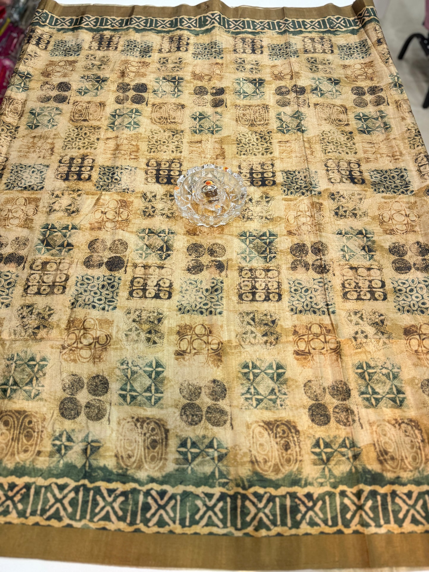 Semi Tussar Silk Saree with Ethnic Print Border and Tassel Pallu, Geometric Prints