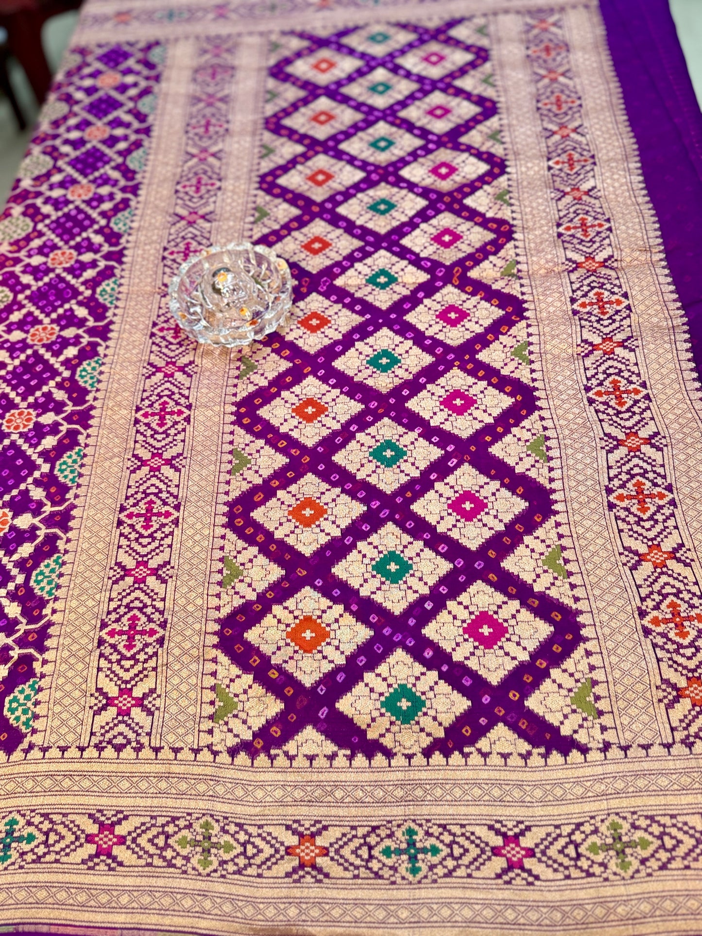 Banarasi Pure Georgette Bandhani Saree with Golden Zari Jaal and Meenakari Work – Bridal Wear