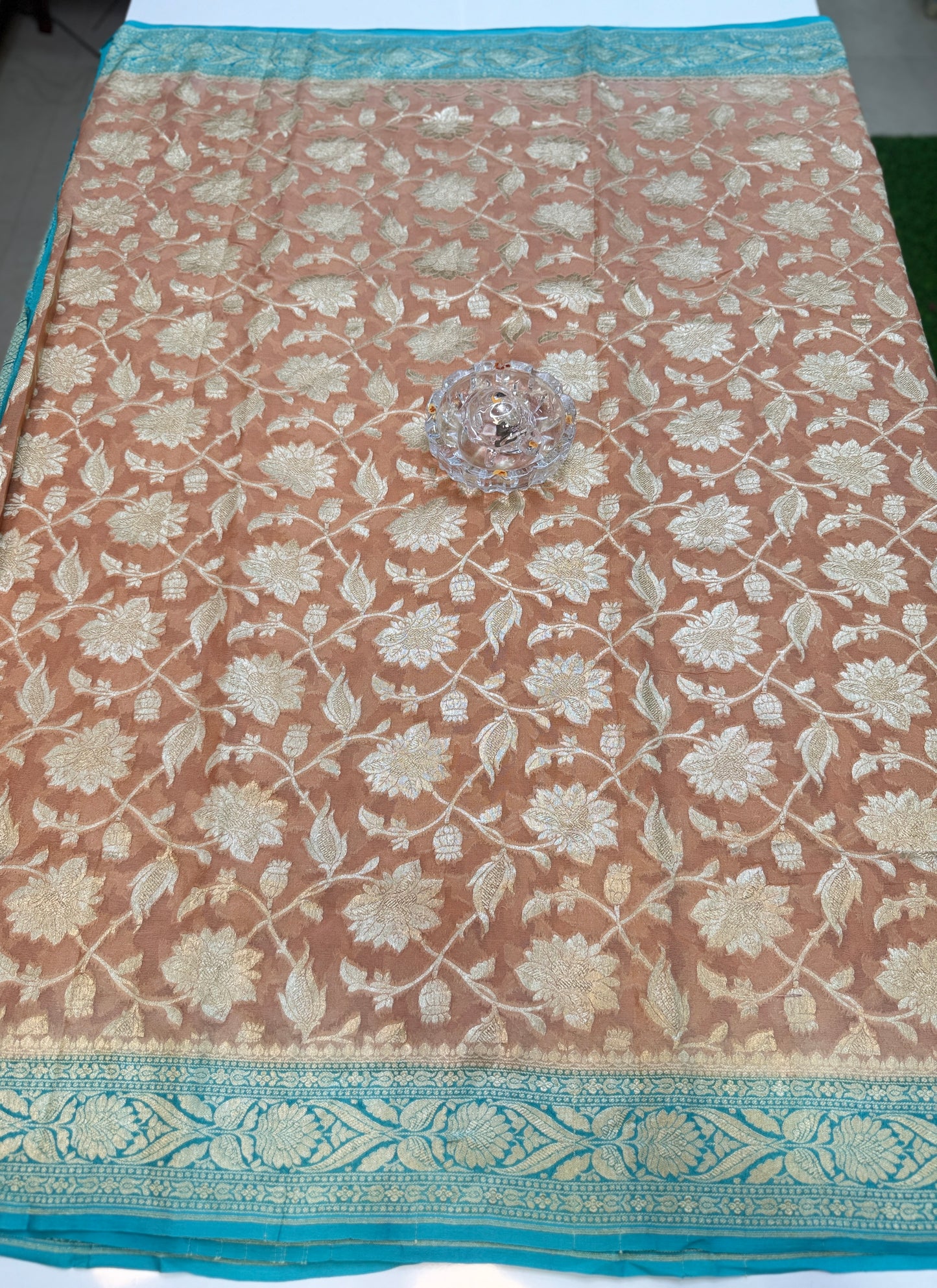 Pure Handwoven Kaddi Georgette Saree with Water Zari Jaal Weaving – Silk Mark Certified