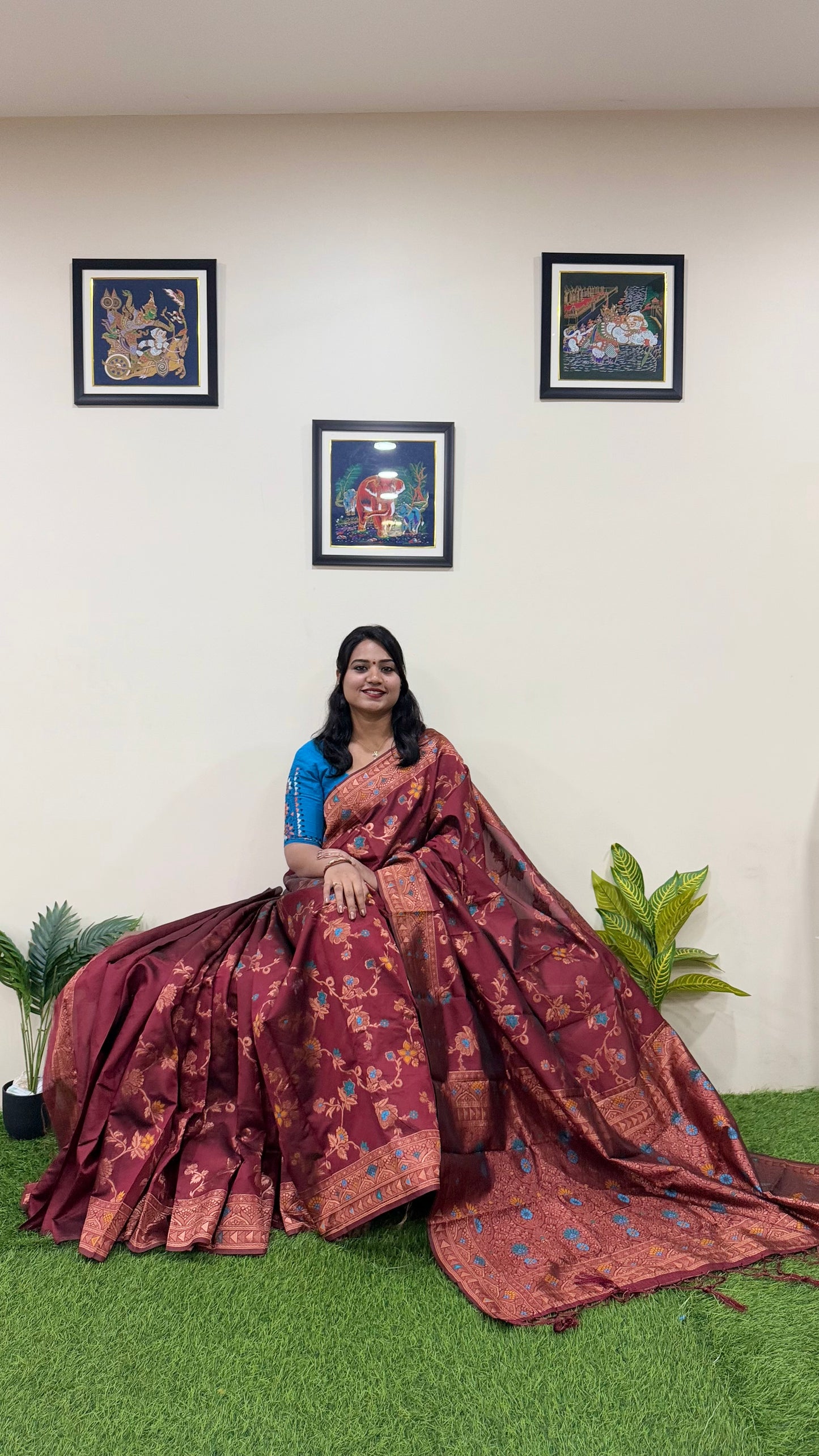 Banarasi Silk Saree with Intricate Floral Woven Design and Rich Zari Border – Festive Wear