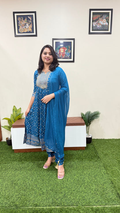 Rayon Kurta Pant Dupatta Set with Foil Print and Zari Sequins Embroidery – Women’s 3-Piece Outfit