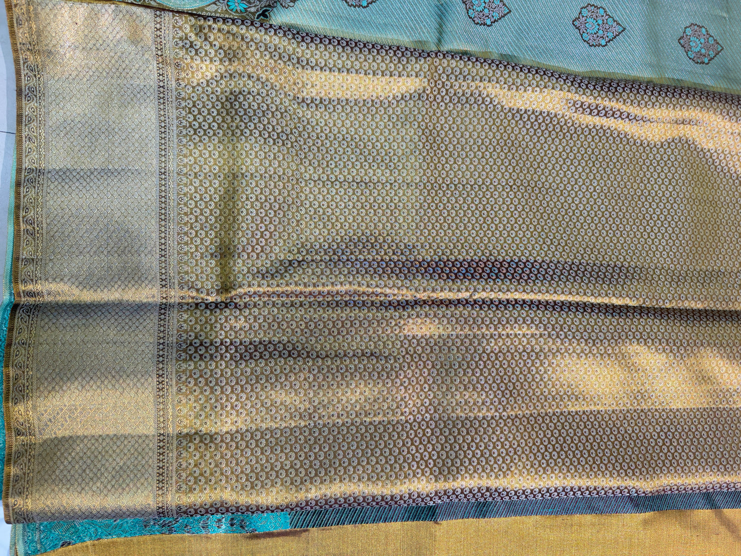 Borderless Kanchipuram Handloom Silk Saree with 2 Gram gold Zari Weaving – Bridal & Festive Wear