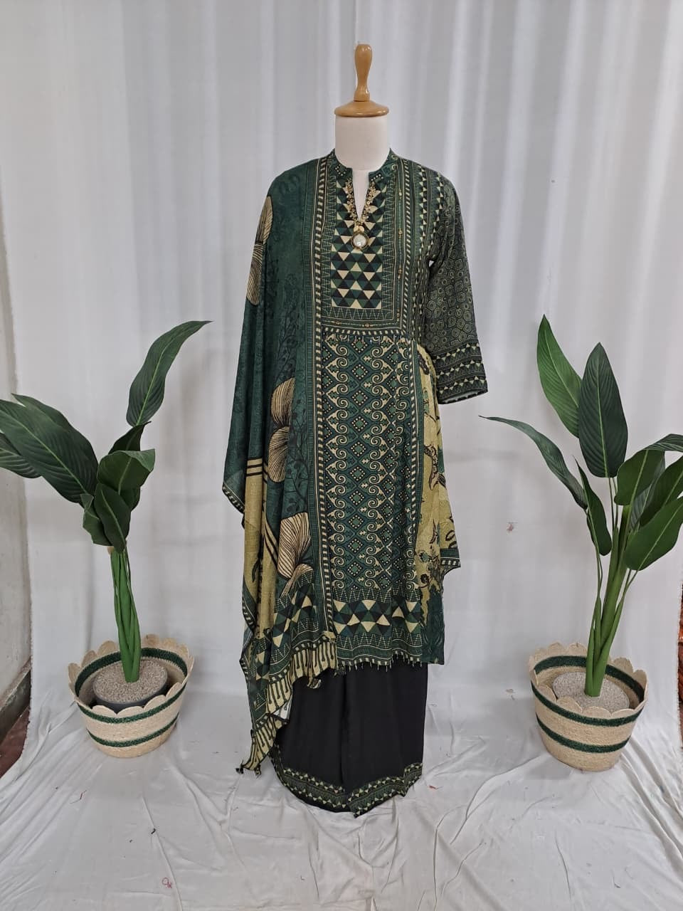 Women’s viscose silk printed kaftan kurta palazzo set with embellished neckline and cape sleeves, green, size 38–44