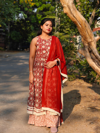 Women’s Cotton Floral Print Kurta with Palazzo & Dupatta – Sizes XL & 2XL