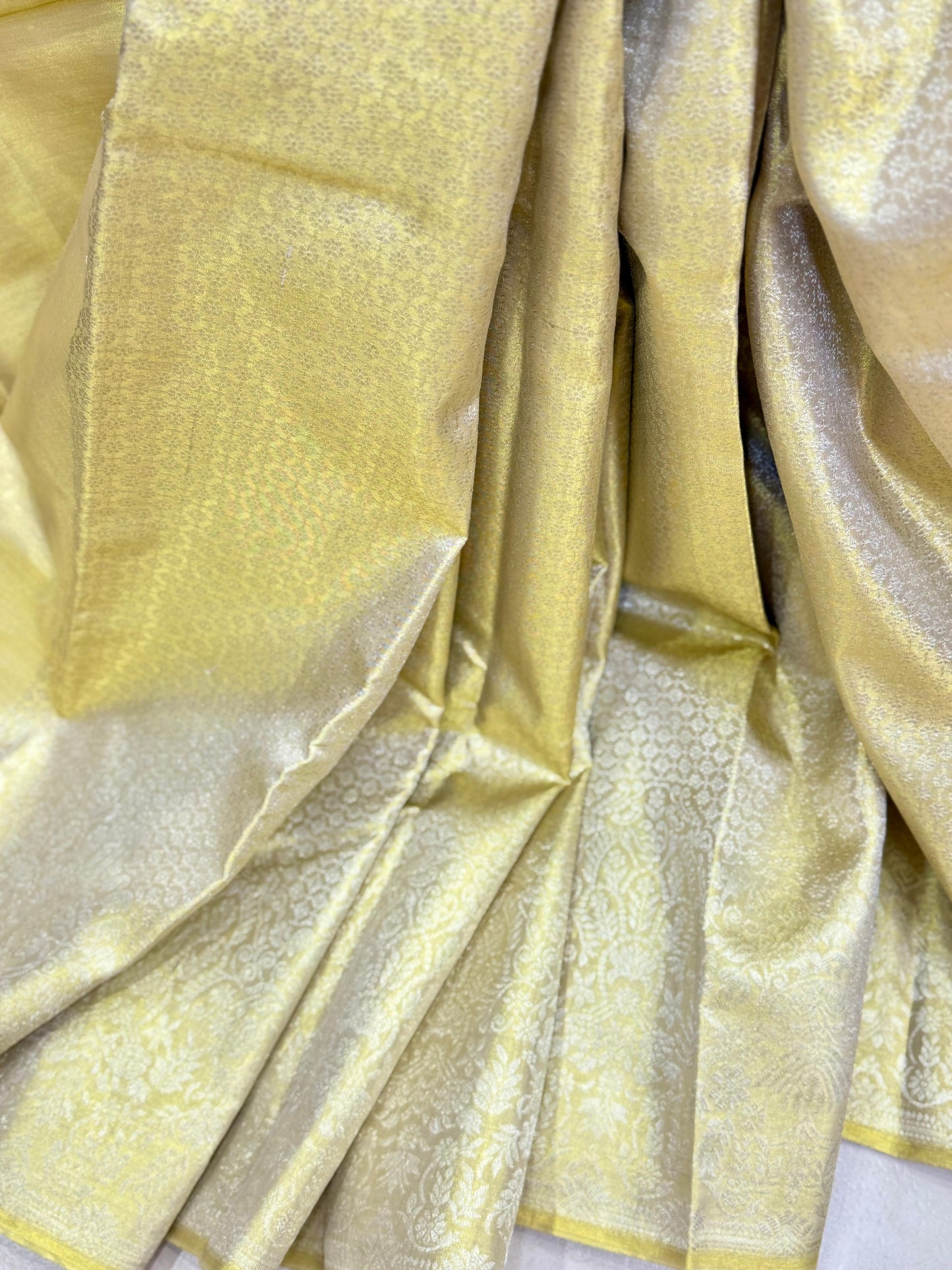 Borderless Pure Silk Handloom Saree in Ivory Gold with Zari Weaving – Festive Collection