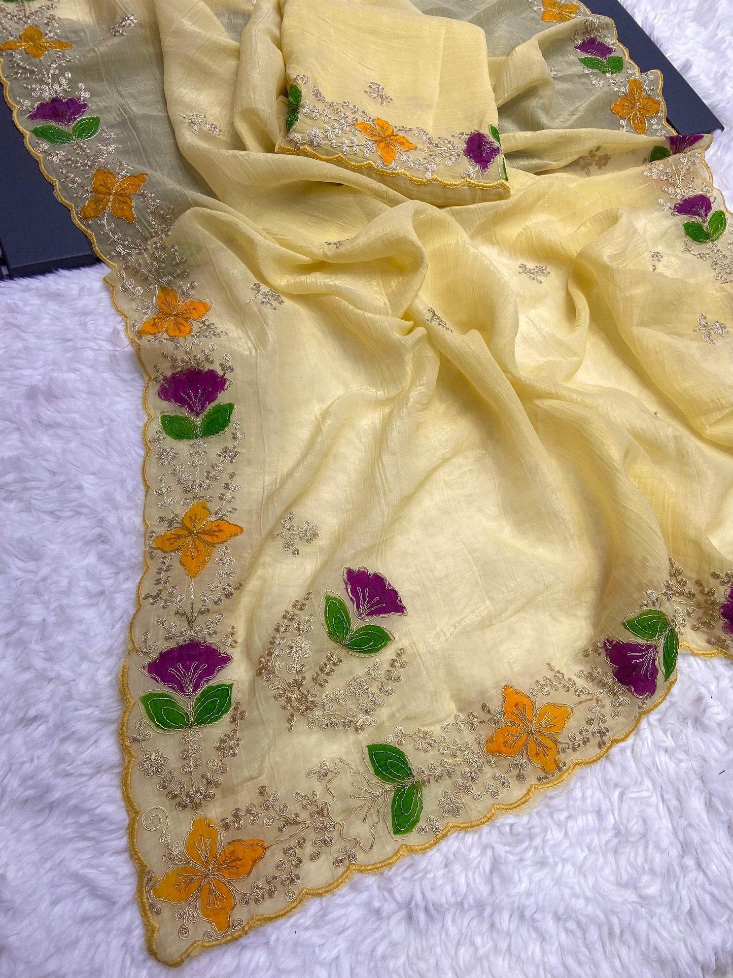 Soft Crunchy Fabric Saree with Pitta Work, Brush Print and Arco Border