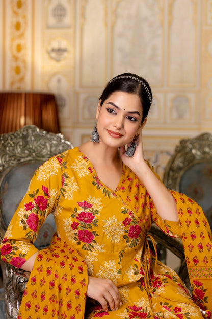 Women’s flared printed cotton kurta pant dupatta set with zari embroidery – festive ethnic wear