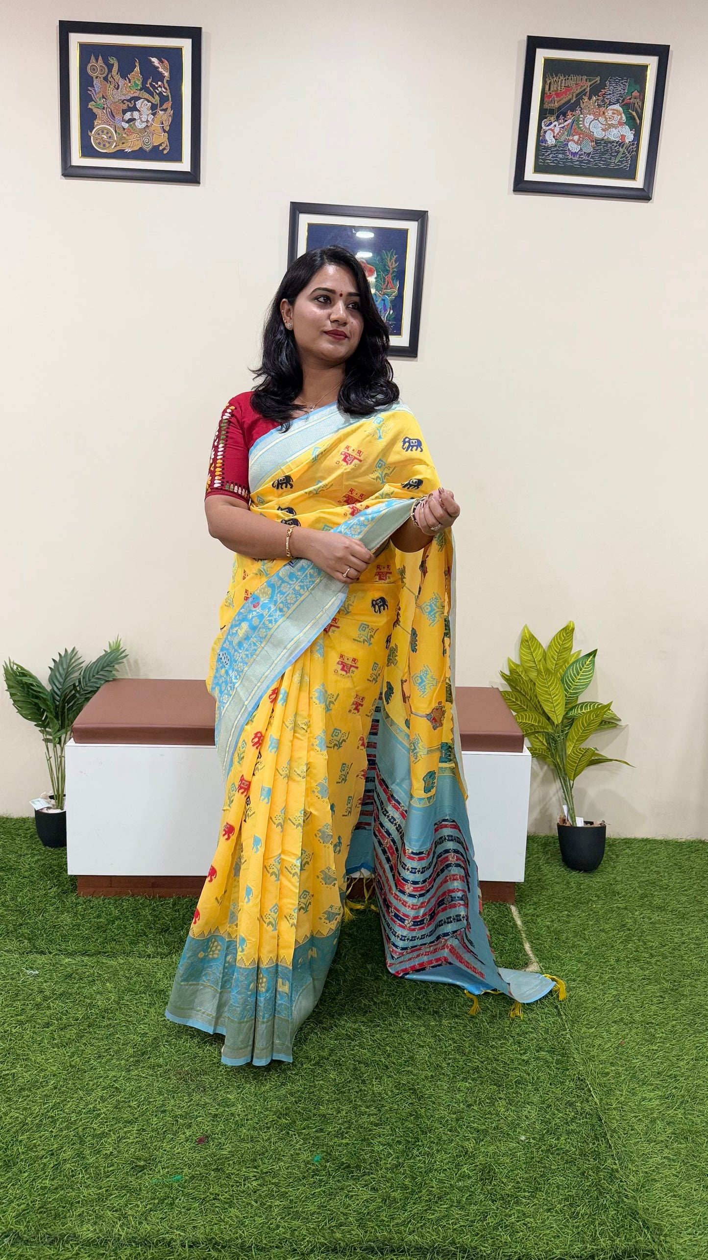 Banarasi Cotton Silk Saree with Traditional Motifs and Contrast Pallu – Festive Wear for Women