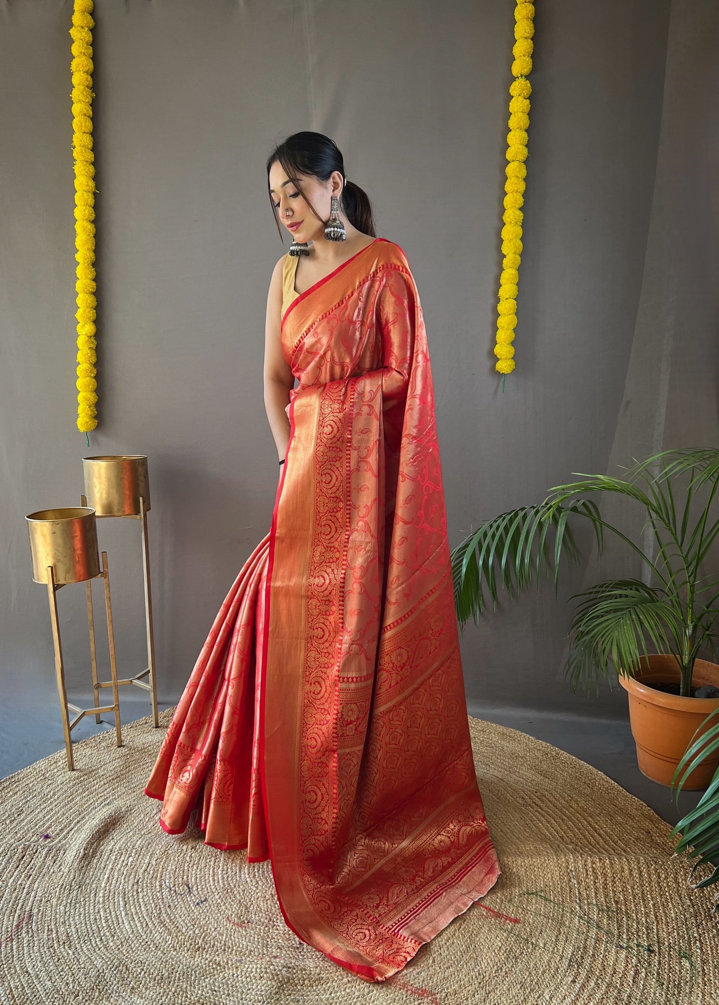 Kanchipuram Silk Saree with Intricate Zari Weaving, Rich Pallu, and Coordinated Blouse