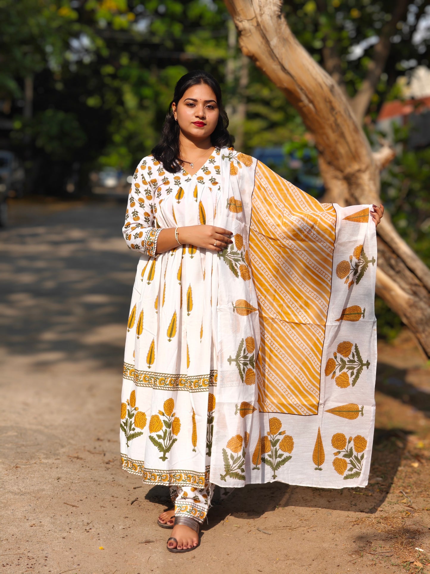 White Viscose Rayon Suit Set with Crochet Detailing – Sizes S to XXL