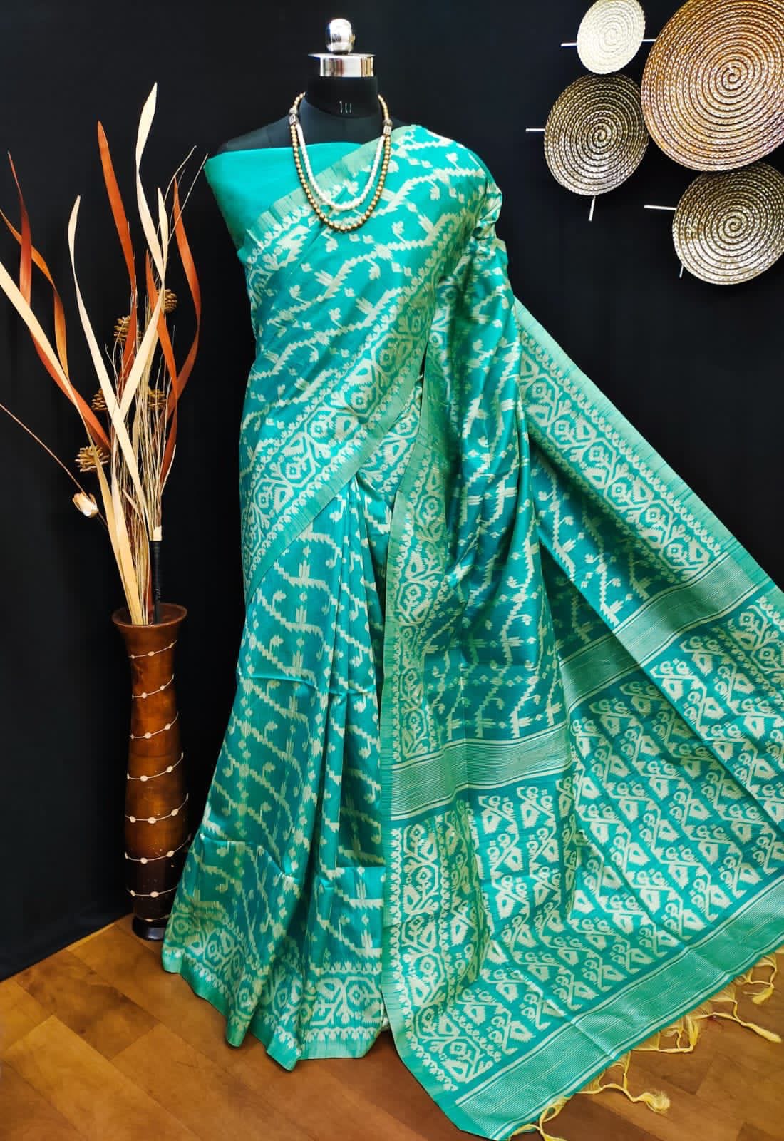 Banglori Handloom Raw Silk Saree with Weaving Pallu and Border for Women