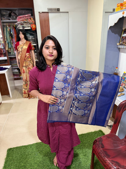 Kota Stripe Cotton Saree with Blouse Piece – Lightweight Traditional Saree for Women