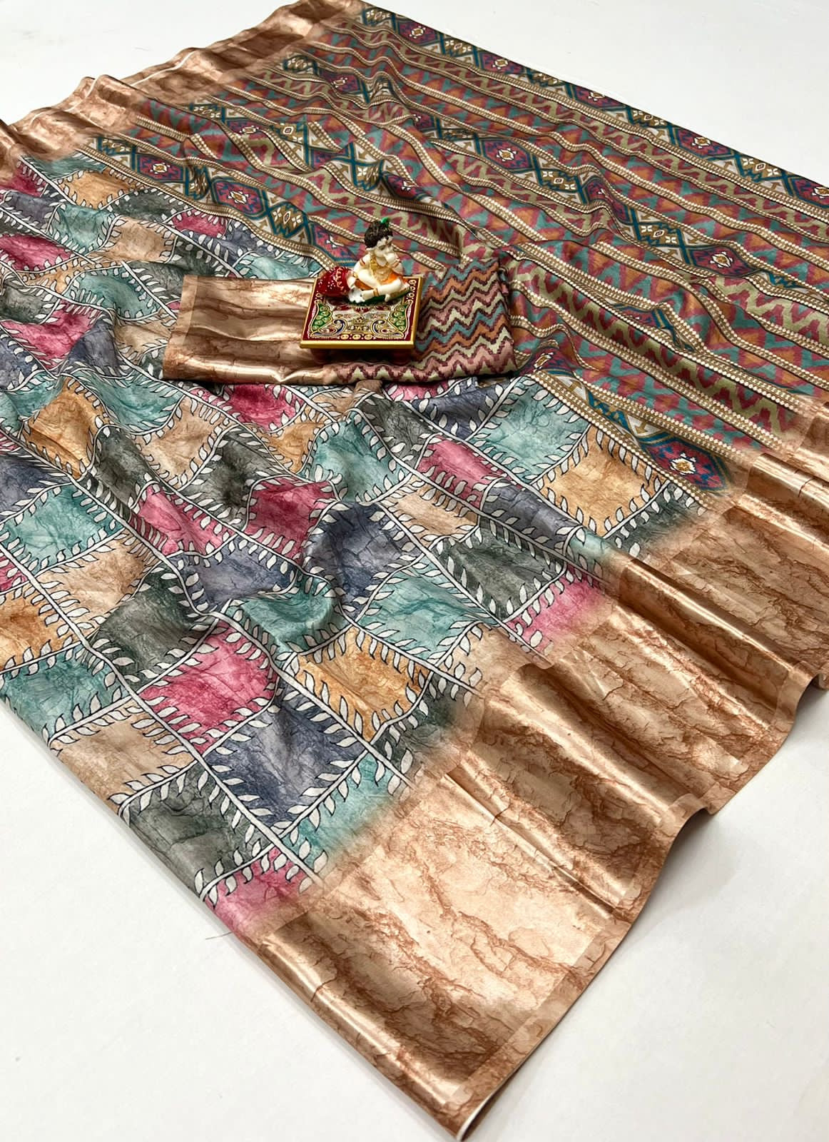 Pure Silk Dola Digital Printed Saree with Matching Digital Print Blouse Fabric