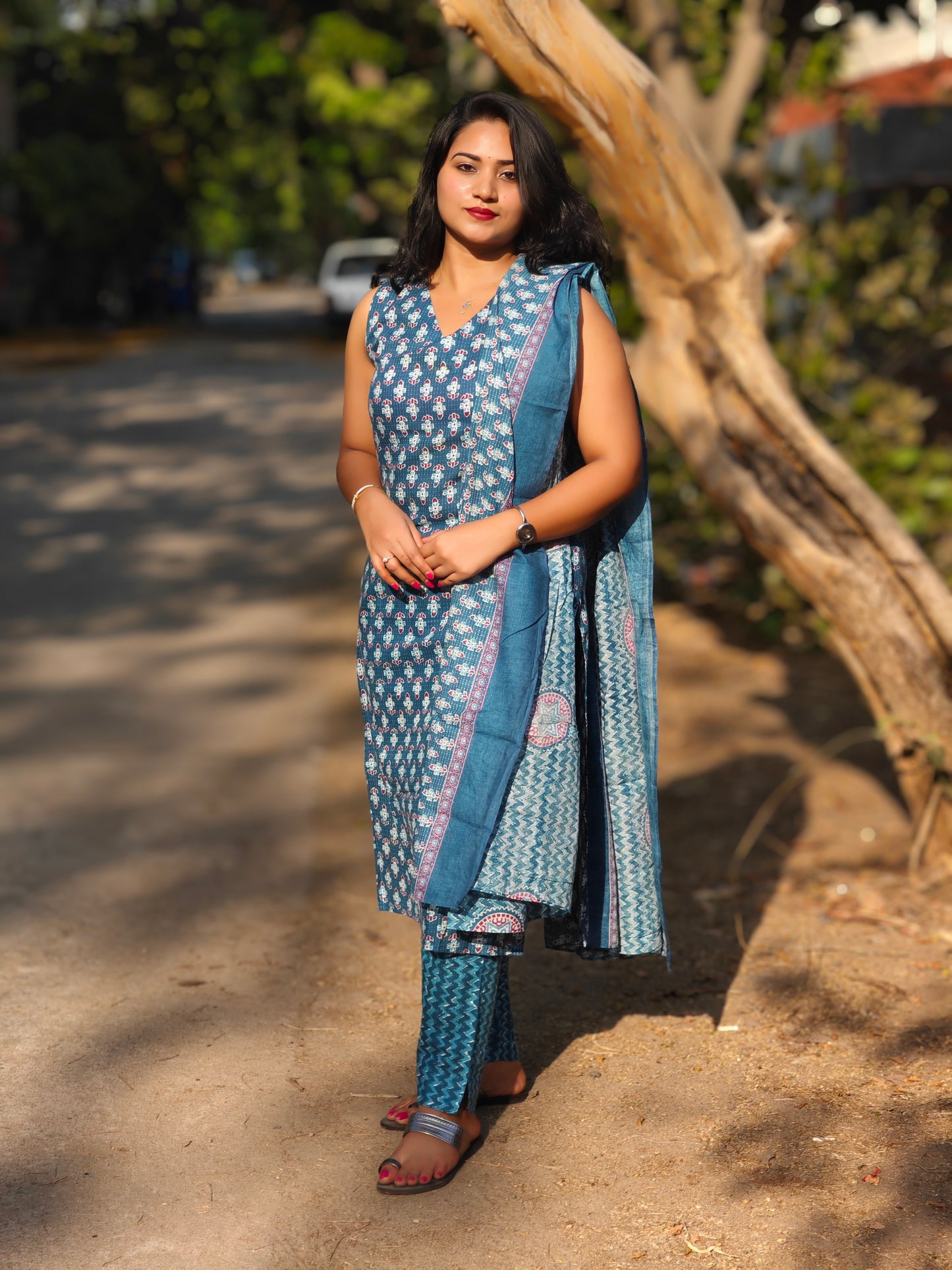 Women’s Cotton Sleeveless Printed Suit Set with Dupatta – Sizes M to 3XL